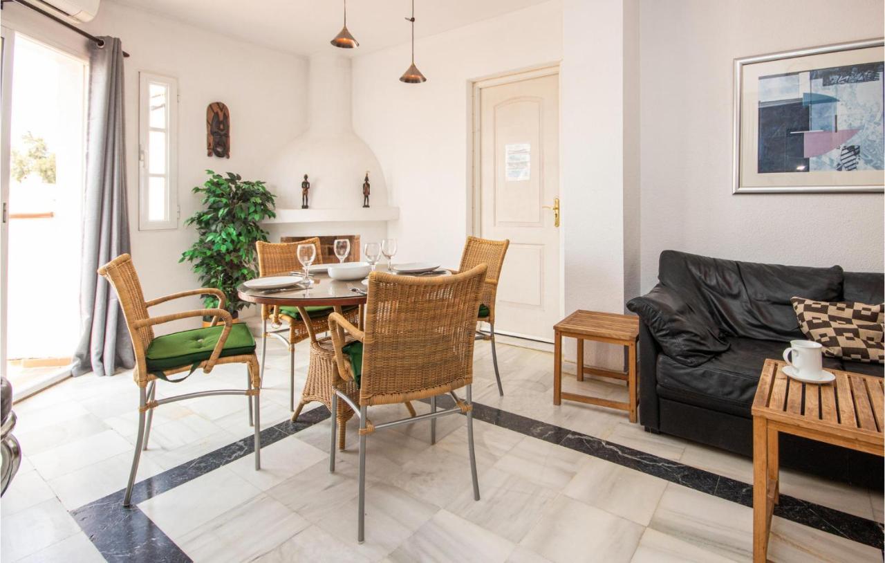 Nice Apartment In Mijas Costa With Kitchen Фуэнхирола Экстерьер фото