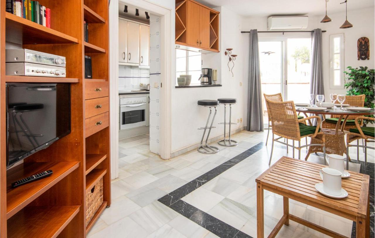Nice Apartment In Mijas Costa With Kitchen Фуэнхирола Экстерьер фото