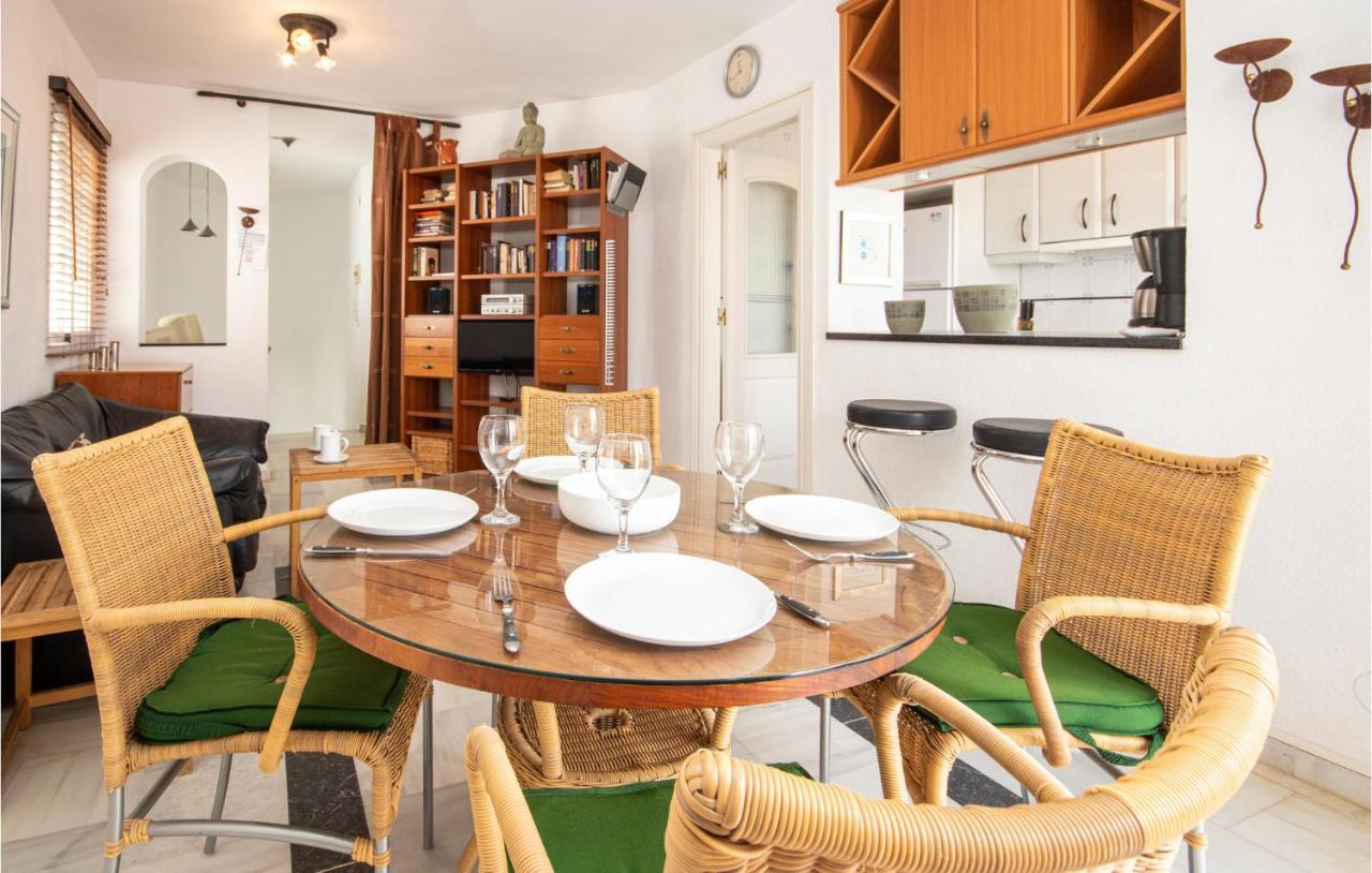 Nice Apartment In Mijas Costa With Kitchen Фуэнхирола Экстерьер фото